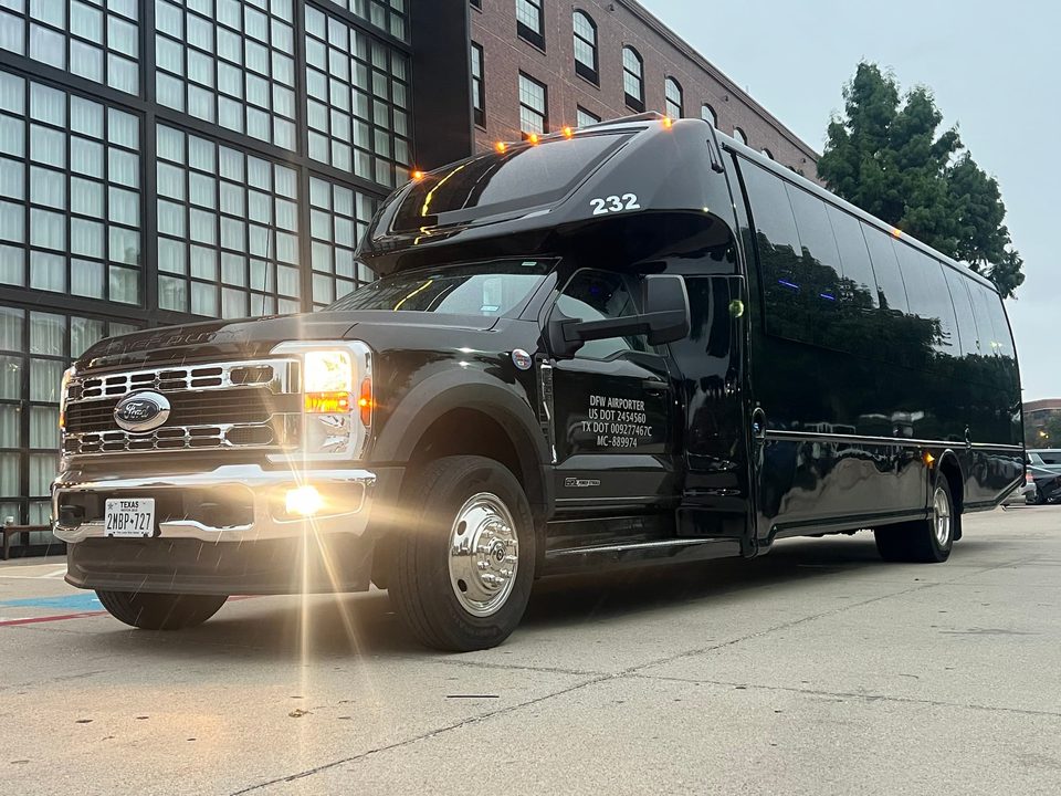 MK Luxury Limo vehicles — sedans and SUVs for the DFW service area